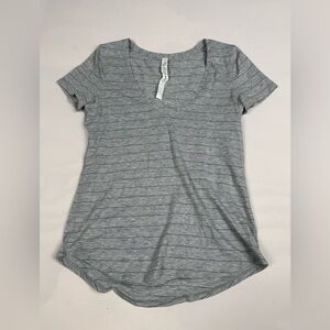 Lululemon love tee short sleeve v-neck gray stripe women’s 2